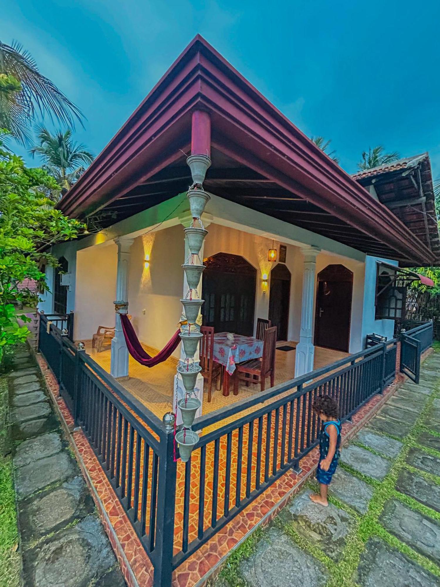 Kawshan Home Stay Dikwella Exteriör bild